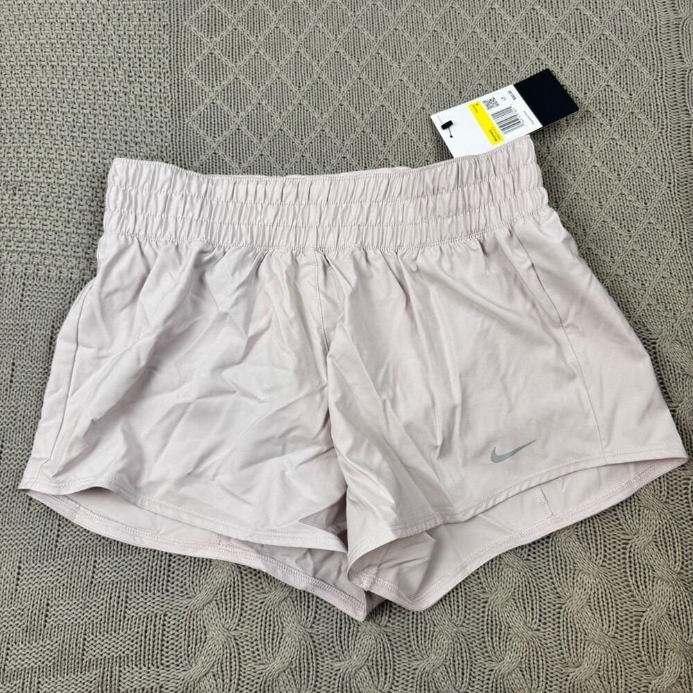 Nike Women's Athletic Shorts DX6010-019 Small